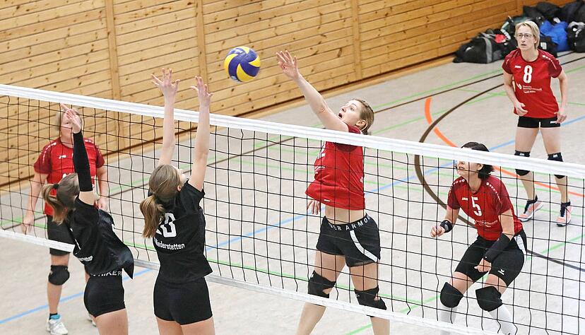 Am Samstag gab es für das Team zwei Siege und die Verbesserung auf den zweiten Tabellenplatz der Kreisklasse B Nord zu bejubeln. Am Samstag gab es für das Team zwei Siege und die Verbesserung auf den zweiten Tabellenplatz der Kreisklasse B Nord zu bejubeln.