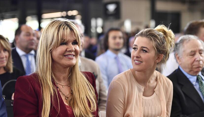 Corinna (l) und Gina Schumacher werden Teil einer ZDF-Doku &uuml;bers Westernreiten sein. (Archivbild)