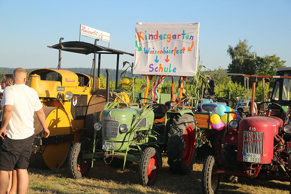 Das Weizenbierfest in Ochsenburg ist alljährlich ein Publikumsmagnet. Das Weizenbierfest in Ochsenburg ist alljährlich ein Publikumsmagnet.