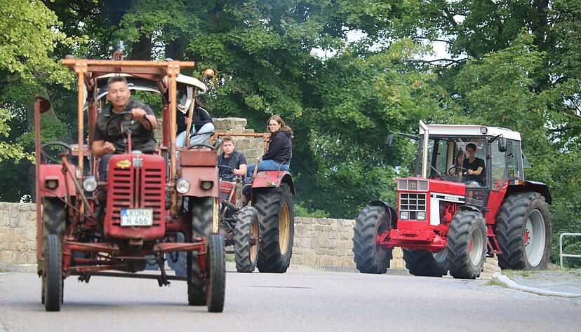 Durch Waldenburg fahren am Sonntag etliche Traktoren zum Schlepperfest. Durch Waldenburg fahren am Sonntag etliche Traktoren zum Schlepperfest.