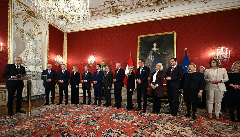 Die neue Drei-Parteien-Regierung in &Ouml;sterreich ist angelobt.