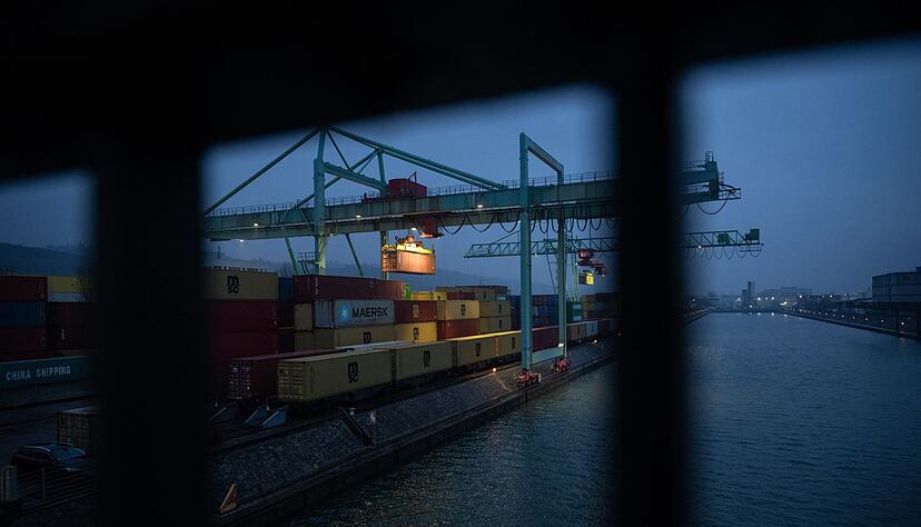 Am deutlichsten sp&uuml;ren Unternehmen aktuell die steigenden Fracht- und Transportkosten. (Archivbild)