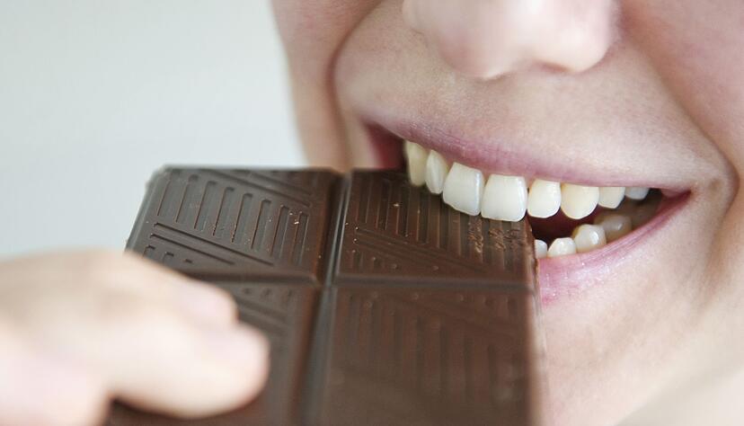 Schokolade sollte deutlich nach Kakao schmecken, leicht cremig sein und auf der Zunge zergehen.
