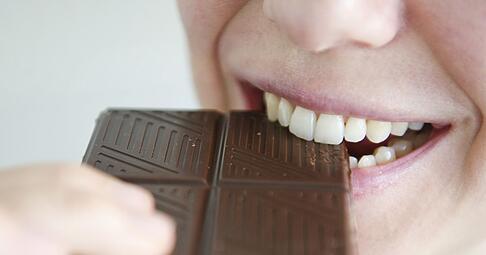 Schokolade sollte deutlich nach Kakao schmecken, leicht cremig sein und auf der Zunge zergehen.