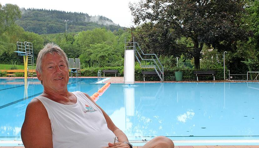 So leer war das Bad 2023 selten: Alfred Ziegler konnte als Bademeister in seinem letzten Jahr so viele Gäste empfangen wie selten in den Jahren zuvor. So leer war das Bad 2023 selten: Alfred Ziegler konnte als Bademeister in seinem letzten Jahr so viele Gäste empfangen wie selten in den Jahren zuvor.