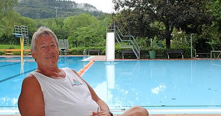 So leer war das Bad 2023 selten: Alfred Ziegler konnte als Bademeister in seinem letzten Jahr so viele Gäste empfangen wie selten in den Jahren zuvor.
Foto: Stefanie Jani So leer war das Bad 2023 selten: Alfred Ziegler konnte als Bademeister in seinem letzten Jahr so viele Gäste empfangen wie selten in den Jahren zuvor.
Foto: Stefanie Jani