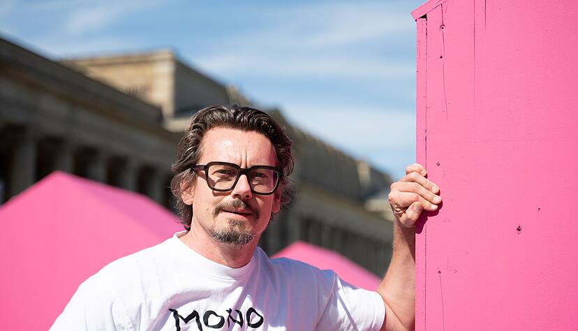 Architektur-K&uuml;nstler Andreas Sarow will jeden Tag vor Ort sein, um Interessierte &uuml;ber das Projekt aufzukl&auml;ren.