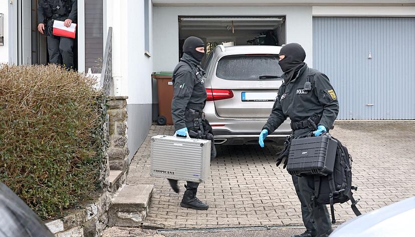 Um ein zweites Boxberg zu verhindern, r&uuml;ckt das SEK m&ouml;glichst sicher ausger&uuml;stet aus.