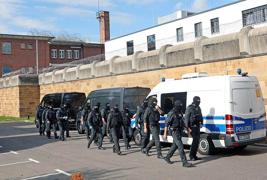 Durchsuchungsaktion der Polizei in der JVA Heilbronn Durchsuchungsaktion der Polizei in der JVA Heilbronn