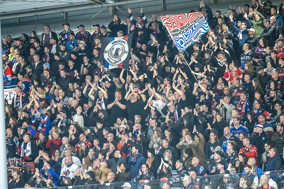 Die Fans der Heilbronner Falken waren bereit für das dritte Spiel und den möglichen Einzug ins Viertelfinale. Die Fans der Heilbronner Falken waren bereit für das dritte Spiel und den möglichen Einzug ins Viertelfinale.