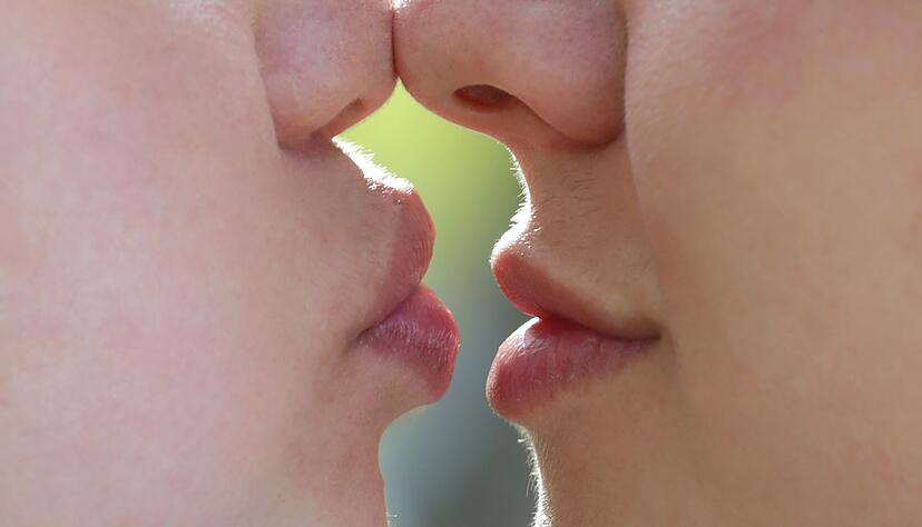 Der Kuss ist mehr als nur eine Berührung der Lippen. (Symbolbild) Der Kuss ist mehr als nur eine Berührung der Lippen. (Symbolbild)