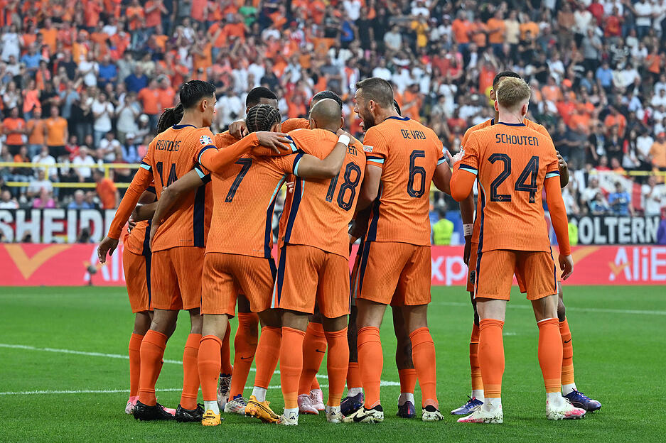 Die Niederlande gingen durch einen Treffer von Xavi Simons in Führung.