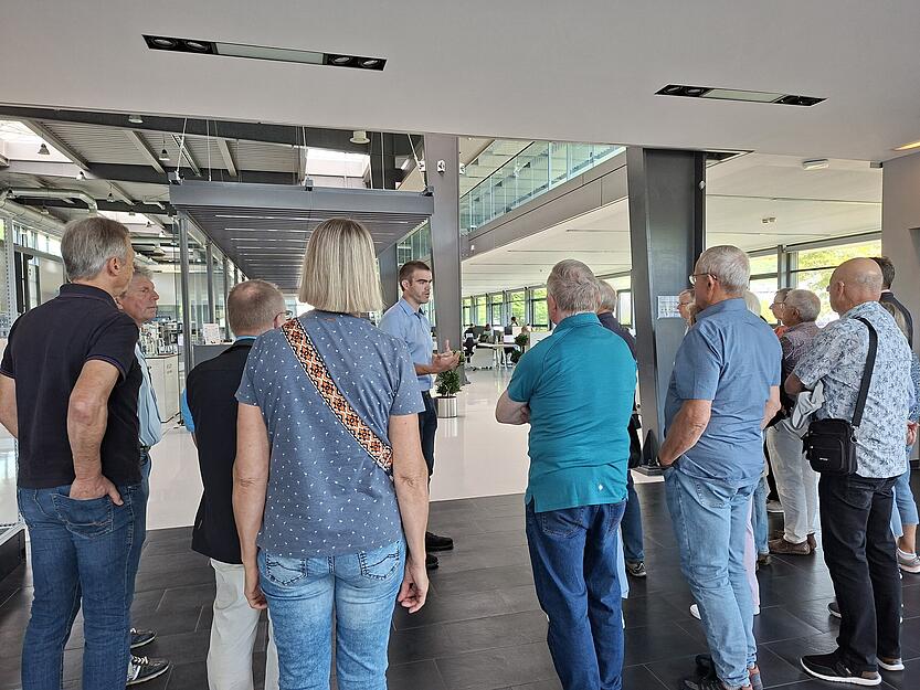 Gezeigt werden Fertigung, Montage und das neue Kunststoffkompetenzzentrum.