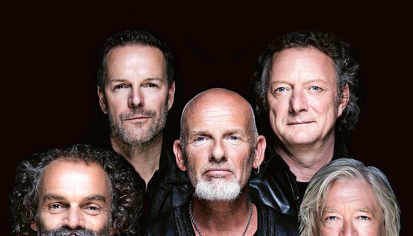 Kombinieren Folk, Pop, Rock, Schlager sowie traditionelle Volks- und Seemannslieder: Santiano mit S&auml;nger Bj&ouml;rn Both (Mitte).