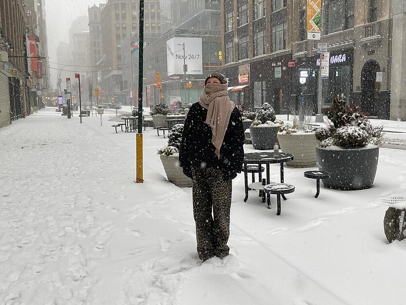 Weil der Wintersturm „Fern“ aber auch über New York wütet, wurde der Rückflug nach Deutschland mit Singapore Airlines storniert. Weil der Wintersturm „Fern“ aber auch über New York wütet, wurde der Rückflug nach Deutschland mit Singapore Airlines storniert.