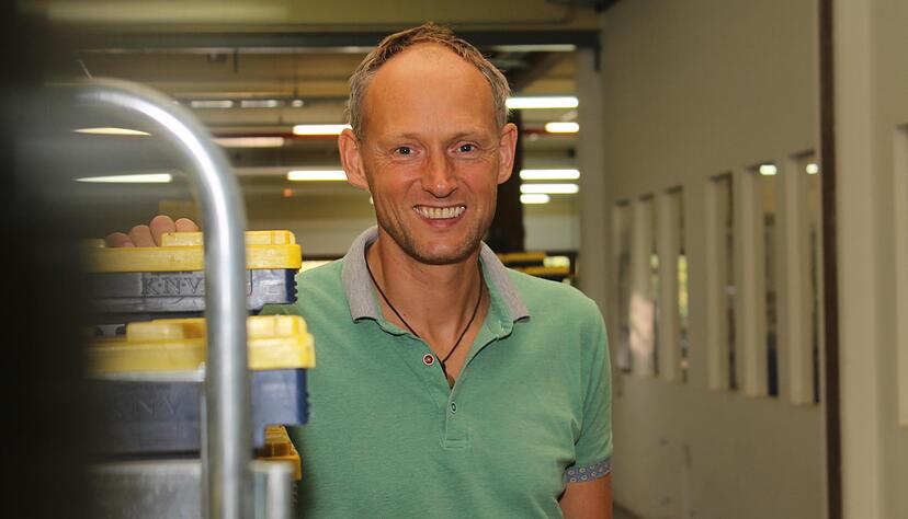 christian Riethmüller im Osiander-Logistikzentrum in Tübingen.
Foto: Hettich