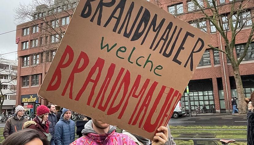 Die Abstimmung &uuml;ber die Migrationspolitik am vergangenen Mittwoch sorgte nicht nur im Bundestag f&uuml;r unterschiedliche Meinungen.