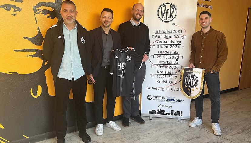 Onur Celik, Marc-Christoph Leibold, Diemo Platz und Dennis Cieslik freuen sich über über die geschlossene Kooperation.
Foto: Thomas Zimmermann