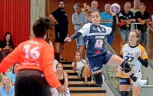 Vasiliki Gkatziou hat sich nach einem schwierigen ersten Jahr ins Neckarsulmer Team gekämpft und überzeugt auch als sichere Siebenmeter-Schützin. Vasiliki Gkatziou hat sich nach einem schwierigen ersten Jahr ins Neckarsulmer Team gekämpft und überzeugt auch als sichere Siebenmeter-Schützin.