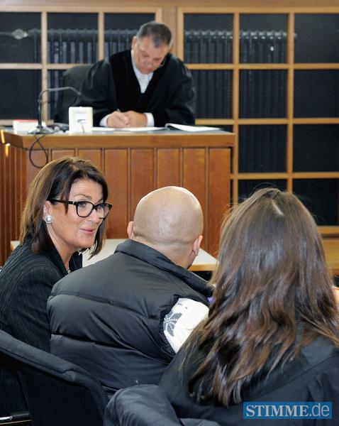 Den Anfang machte am Mittwochmorgen der Drogenbeschaffer der Bande, ...