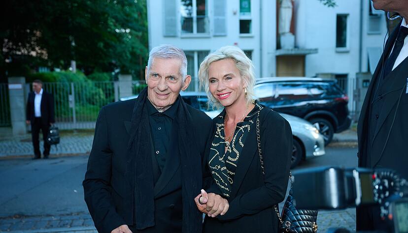 Schauspieler Heinz Hoenig kam mit seiner Frau Annika K&auml;rsten-Hoenig zu einem Empfang nach Berlin.
