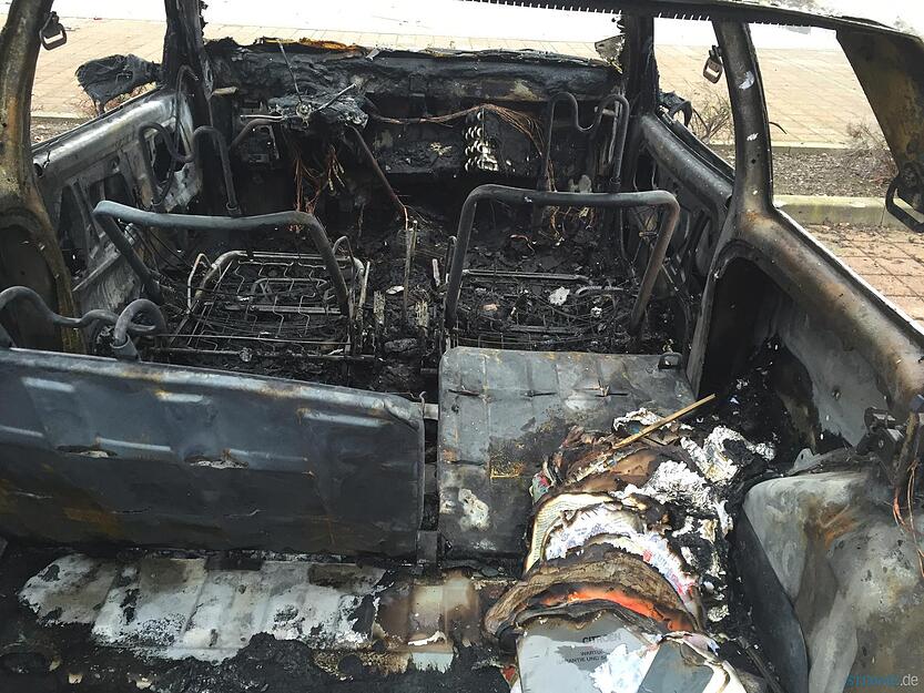 Ausgebranntes Auto Silvesternacht Heilbronn Ausgebranntes Auto Silvesternacht Heilbronn