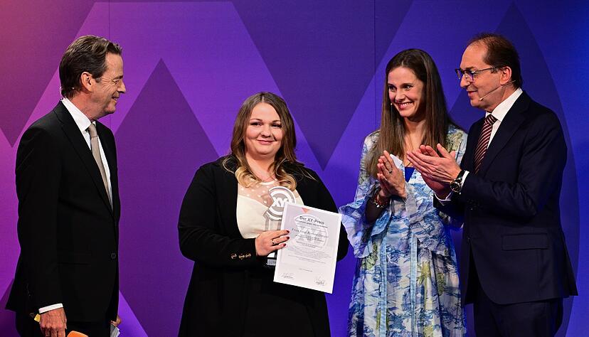 Inna Rommelfanger aus Verden (zweite von links) wurde geehrt.