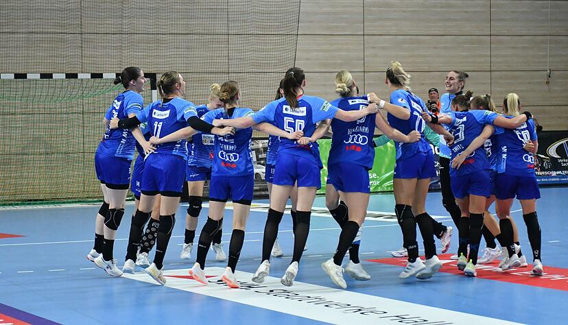 Die Mannschaft der Sport-Union Neckarsulm konnte nach ihrem Auswärtssieg in Halle (Saale) erstmals in dieser Bundesliga-Saison die bekannten Freudentänze aufführen. Die Mannschaft der Sport-Union Neckarsulm konnte nach ihrem Auswärtssieg in Halle (Saale) erstmals in dieser Bundesliga-Saison die bekannten Freudentänze aufführen.