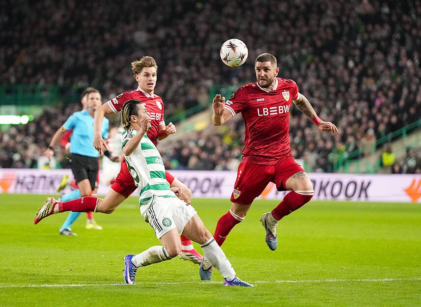 Jeff Chabot: In ein, zwei Aktionen unsauber, aber sonst sehr stark in der Abwehr. Pech bei der Gelben Karte. Im Zweikampf war es eine 50:50-Entscheidung. Chabot fehlt im R&uuml;ckspiel. Note: 3