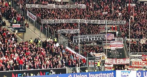 &bdquo;Aktuelle Hochrechnung aus Sinsheim: Mehr als 13 000 haben sich f&uuml;r Wei&szlig;-Rot entschieden&ldquo;, war einst auf VfB-Spruchbannern zu lesen &ndash; eine Anspielung auf die Sitzverteilung der Fans im Stadion.