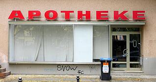 Erh&ouml;hte Kosten, gleichbleibendes Honorar: Unter diesen Umst&auml;nden m&uuml;ssen viele Apotheken schlie&szlig;en.