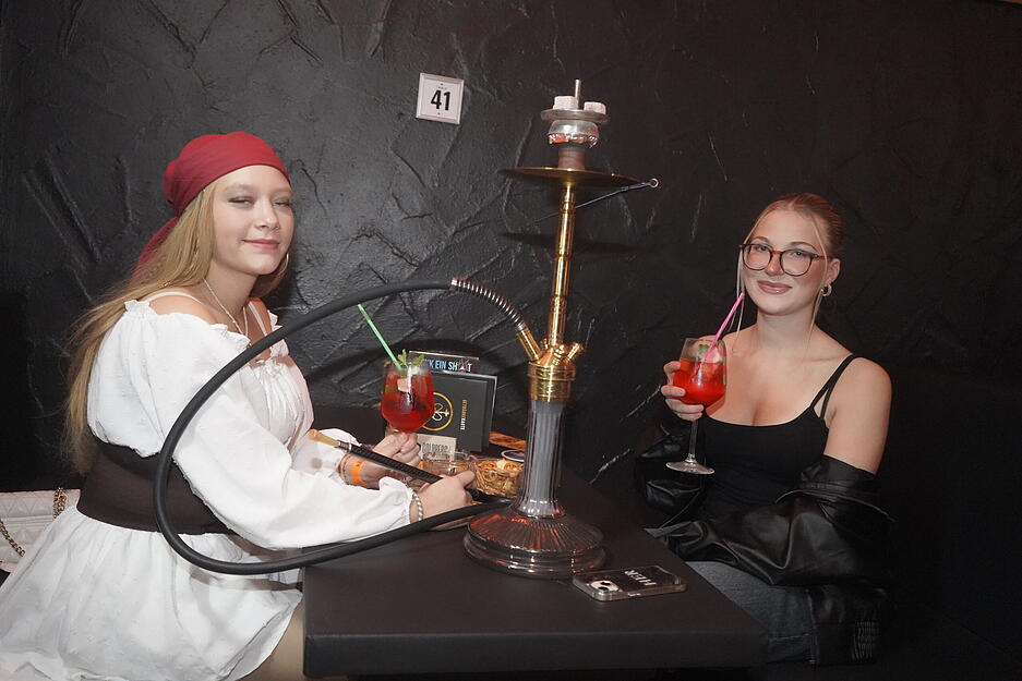 In der Shisha-Bar Metropol konnten Gäste im Rahmen der Halloween-Shuttleparty in Öhringen feiern.