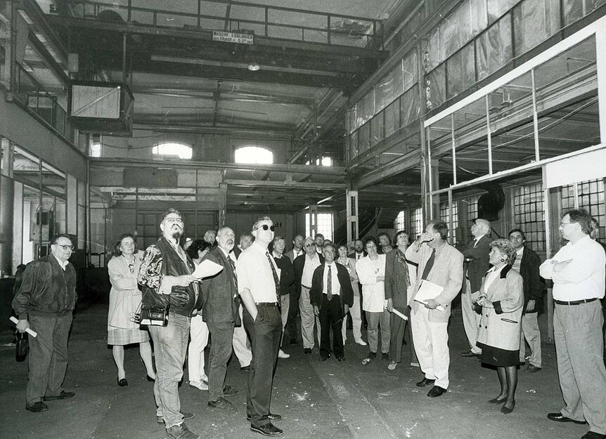 Heilbronner Gemeinderatsmitglieder besichtigen im Mai 1996 die ehemaligen Hallen der Firma Ferdinand C. Weipert. Heilbronner Gemeinderatsmitglieder besichtigen im Mai 1996 die ehemaligen Hallen der Firma Ferdinand C. Weipert.