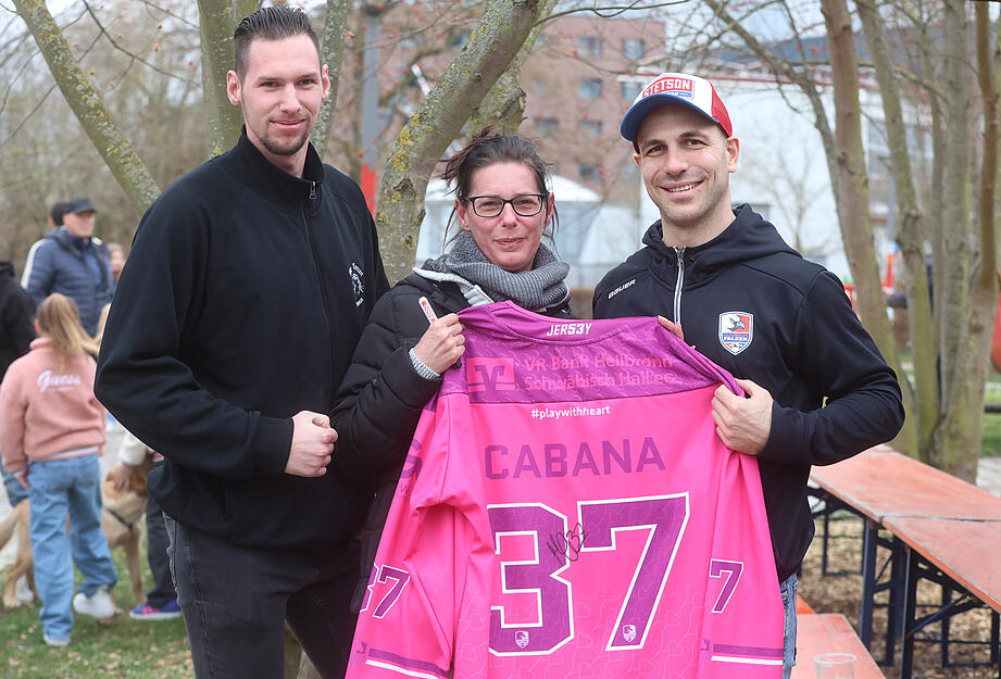 Zahlreiche Fans feiern mit den Heilbronner Falken den Saisonabschluss bei der traditionellen Hocketse.