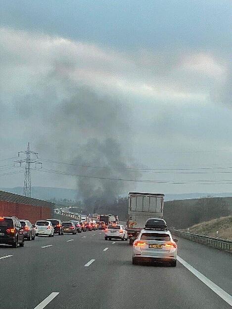 Die Rauchsäule war weithin sichtbar. Die Rauchsäule war weithin sichtbar.