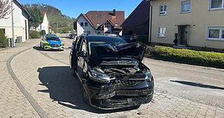Am Dienstagnachmittag prallte ein Auto bei Untergruppenbach-Vorhof offenbar auf einen Rufbus.