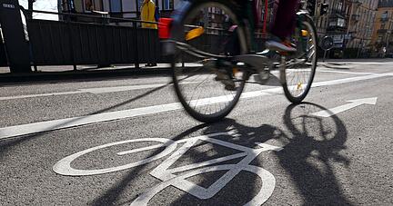 In Baden-Württemberg sollen bis 2040 rund 2000 Kilometer neue Radwege an Bundes- und Landesstraßen gebaut werden.