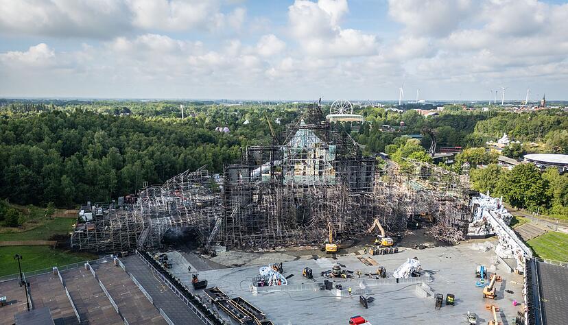 Das B&uuml;hnenmaterial bestand zu einem gro&szlig;en Teil aus Holz und konnte deshalb leicht brennen.