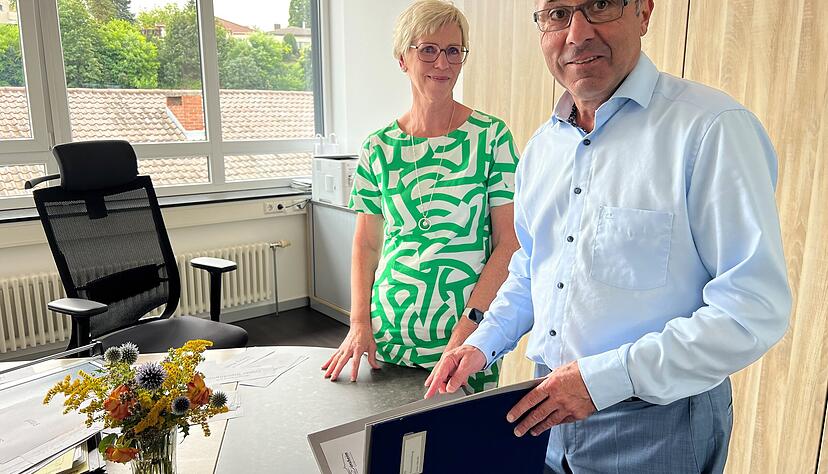 Sabine Uhler arbeitet im Vorzimmer von Oberbürgermeister Jörg Albrecht. "Wir werden ihn vermissen", sagt sie. Albrecht nimmt vorzeitig seinen Hut. An diesem Freitag wird er offiziell verabschiedet.
