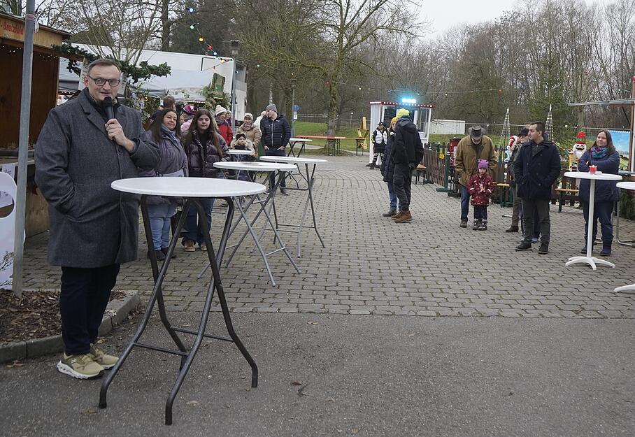 Weihnachtsmarkt in Bretzfeld am dritten Adventswochenende. Weihnachtsmarkt in Bretzfeld am dritten Adventswochenende.