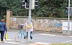 Weinsberger Straße/Wartbergstraße: Hier reicht die Grünphase für Passanten öfter nur für den Gang zur Mittelinsel.