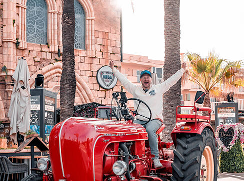 Micha von der Rampe hat es geschafft: Er ist am Freitag auf Malle angekommen und hat es p&uuml;nktlich zu seinem Auftritt im Megapark um 14:30 Uhr geschafft.