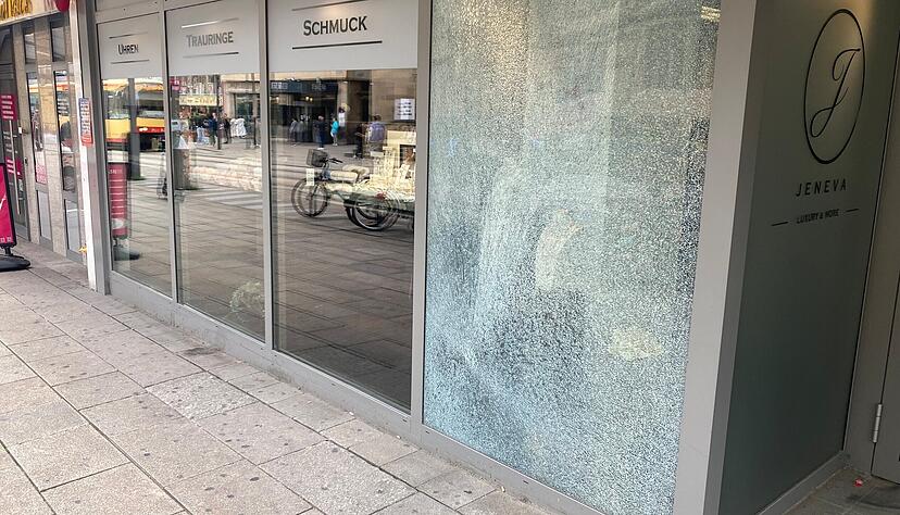 In den vergangenen Wochen kam es vermehrt zu Einbrüchen bei Juwelieren in der Stadt Heilbronn. Das Foto zeigt einen Fall aus dem vergangenen Sommer.