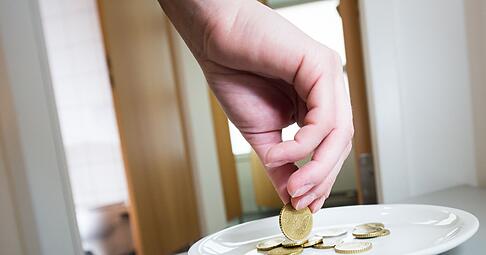 Gastronomen d&uuml;rfen Nicht-G&auml;sten die Toilettennutzung gegen eine Geb&uuml;hr erlauben, G&auml;ste hingegen nutzen sie kostenfrei.