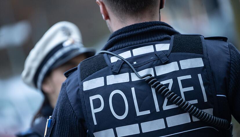 Ein gesuchter 45-Jähriger wurde in Karlsruhe festgenommen. (Symbolbild)