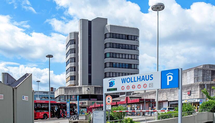 Das ehemalige Kaufhof-Areal im Wollhaus hat einen neuen Besitzer. Ein Oedheimer Immobilienunternehmen hat das markante Anwesen im Rahmen einer Zwangsversteigerung gekauft.