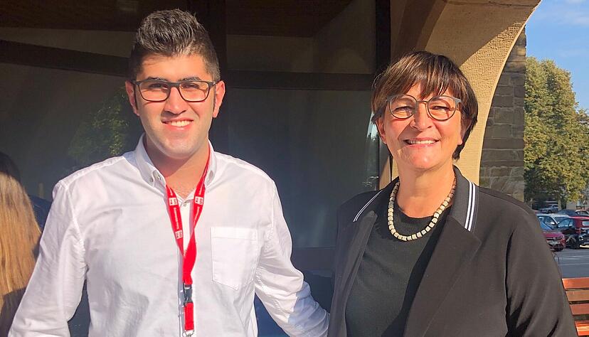 Vorsitzender der Jusos Heilbronn Diyar Sllo (links) mit SPD-Vorsitzender Saskia Esken.