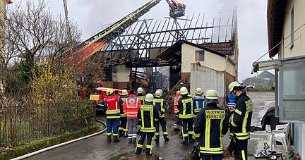 Schwerer Brand in Pferdestall in Neuenstadt-Kochertürn