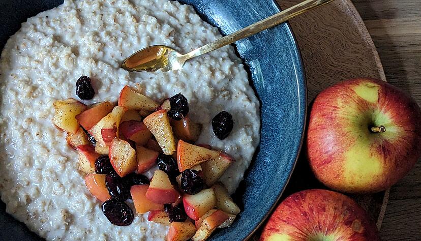 Unter den konventionellen Produkten konnte kein Porridge die Experten der Zeitschrift &laquo;&Ouml;ko-Test&raquo; &uuml;berzeugen. Statt Trockenfr&uuml;chte in der Instant-Mischung empfehlen sie selbstgemachten Haferbrei mit frischem Obst.