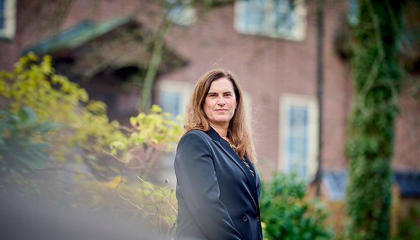 Die geb&uuml;rtige Belgierin Ellen Moons tritt zum Jahreswechsel als erste Frau in der&nbsp;Geschichte der K&ouml;niglich-Schwedischen Akademie der&nbsp;Wissenschaften (KVA) den Posten als Generalsekret&auml;rin an.